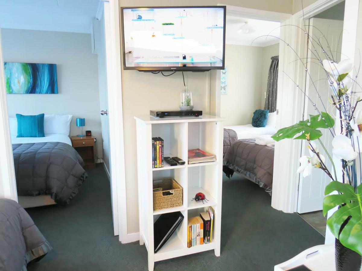 Almond Court Motel Александра Екстериор снимка